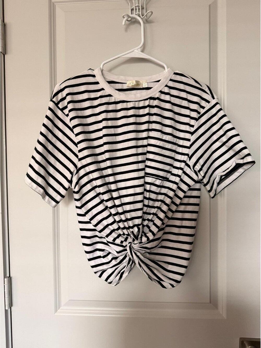RD styles white and black striped short sleeve crop top women’s large